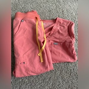 Figs scrub set limited edition coral colored! XS top and XS petite bottom